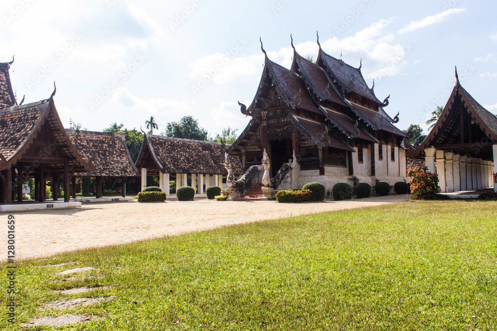 Obraz premium Wat Ton Kain, Old wood chapel in Chiang Mai Thailand