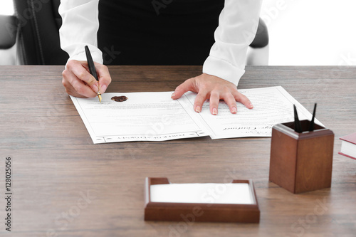 Successful businesswoman si...