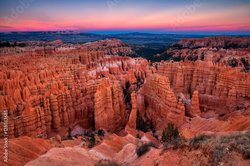 Fotobehang Scenic view of stunning red sandstone in Bryce Canyon National P