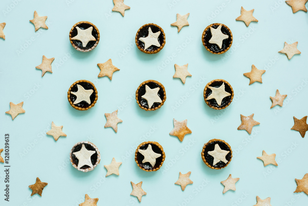 Star shaped cookies and tarts Star shaped cookies and tarts