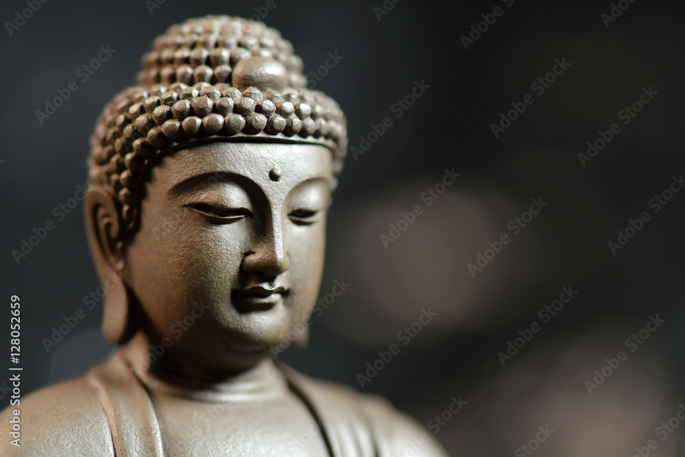 The face of the Buddha-style Zen on natural background