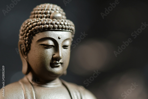 The face of the Buddha-style Zen on natural background © kiddeephoto