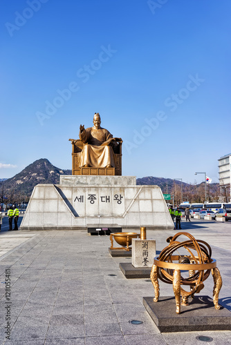 Statue of the King Sejong in Gwanghwamun square in Seoul photo
