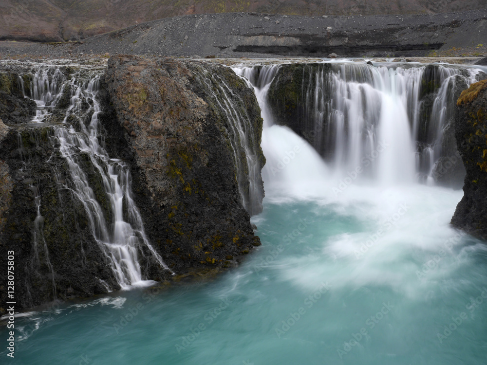 Der Wasserfall Sigöldufoss im Hochland von Island Der Wasserfall Sigöldufoss im Hochland von Island