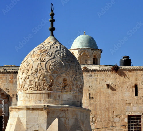 Jerusalem - Kuppel des Sebil Qaitbay-Brunnens auf dem Gelände des Felsendoms photo