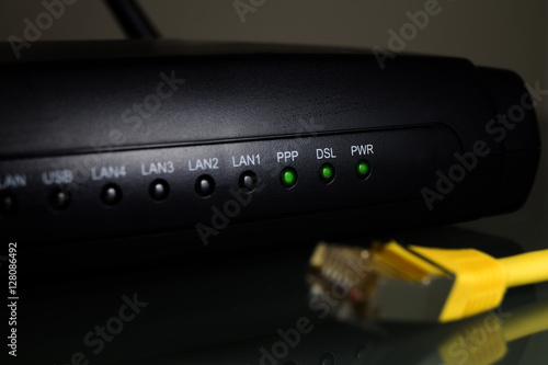Cuadro en lienzo wireless router, internet router, voice over ip, dsl modem