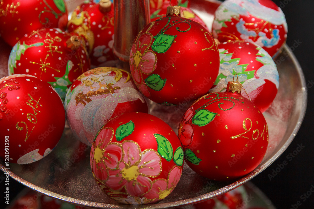 Fototapeta premium Beautiful red Christmas balls on the counter close-up