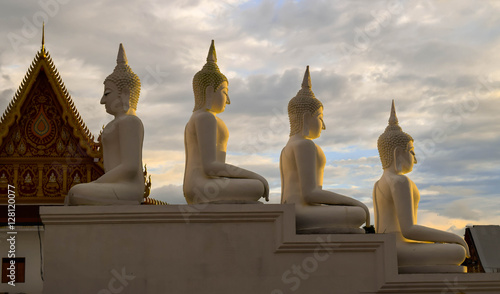 Canvas Print buddha statue in temple