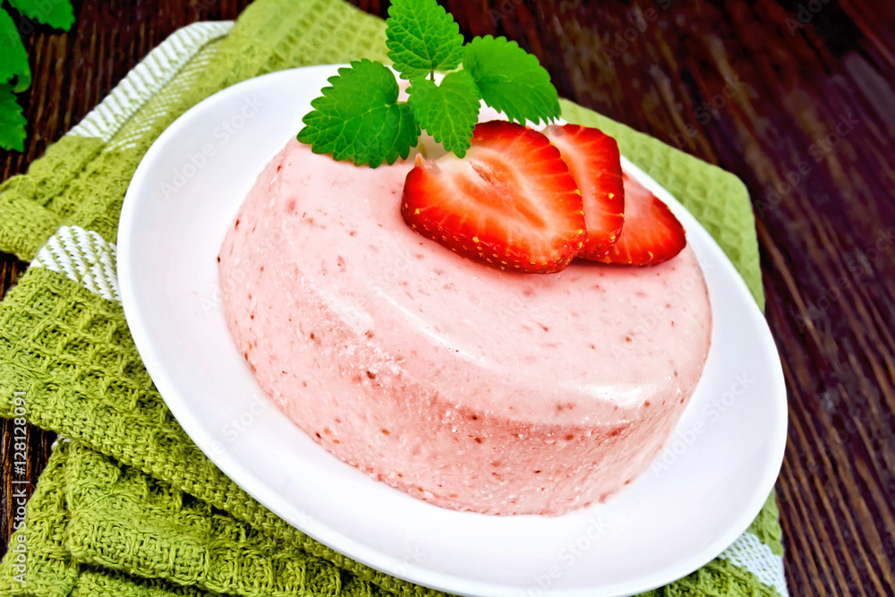Panna cotta strawberry on board Panna cotta strawberry on board