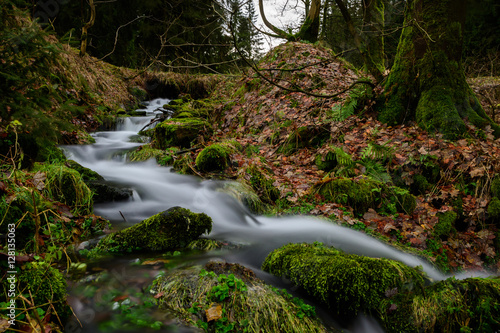 Wasserfall im Herbst