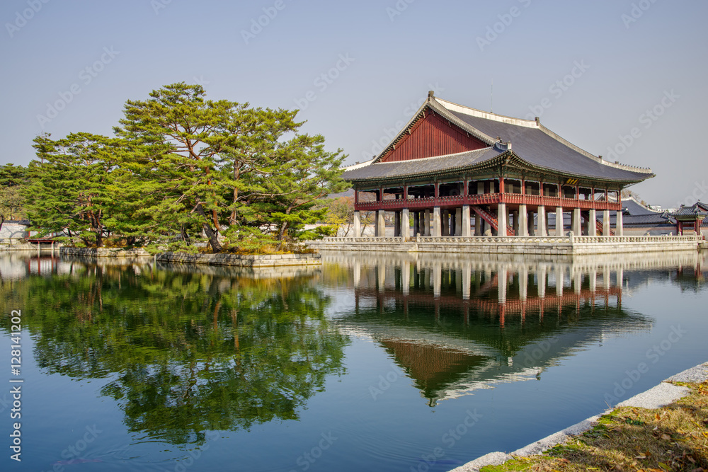 Nov 16, 2016 at Gyeongbokgung palace, Seoul , Korea