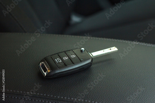 Foto Car remote control key in vehicle interior