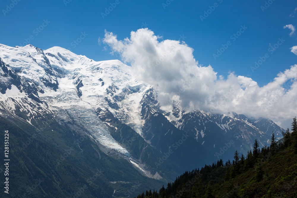 Gletscher und ewiges Eis im Mont Blanc-Massiv