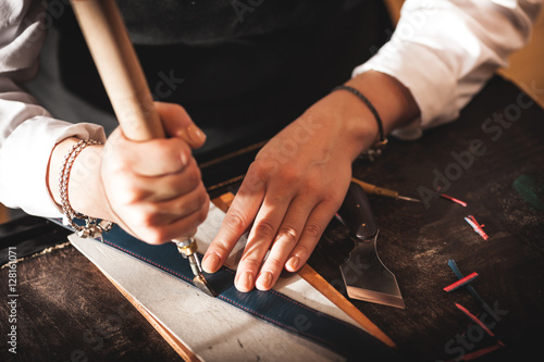 Leather handbag craftsman