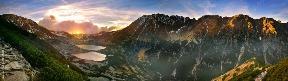 Panoramic  view of the five lakes valley in tatra mountain - obrazy, fototapety, plakaty 