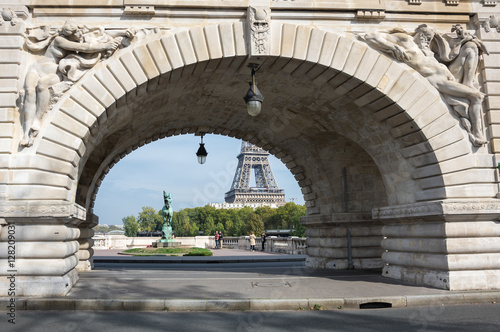 Pont de Bir-Hakeim in Paris