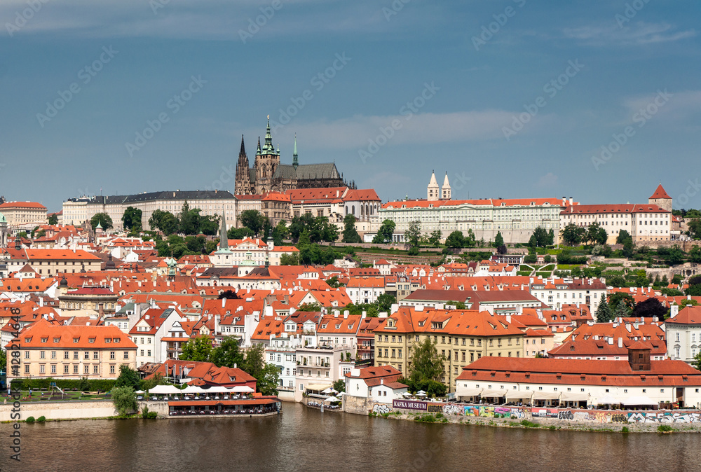 Fototapeta premium Prague Castle in summer