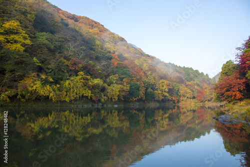 秋の京都嵐山 © Tsuboya