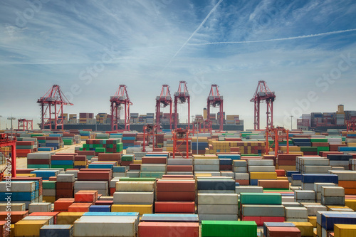 Photography Shanhai tranfer container box to Singapore hub