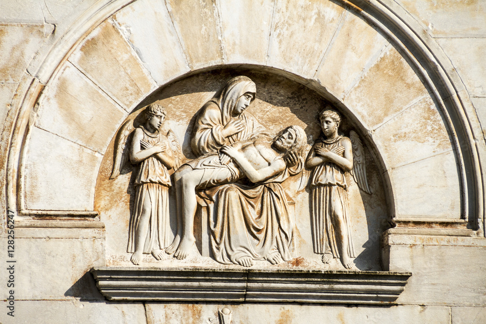 Pietrasanta, Fregi del Duomo di San Martino
