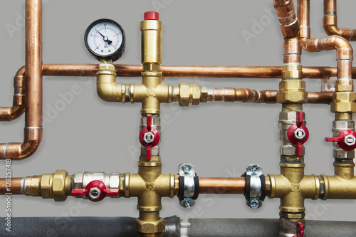 Cooper pipes with ball valves and manometer