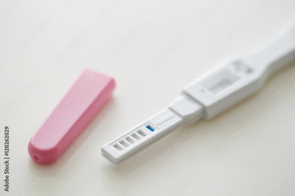 Obraz premium pregnancy test