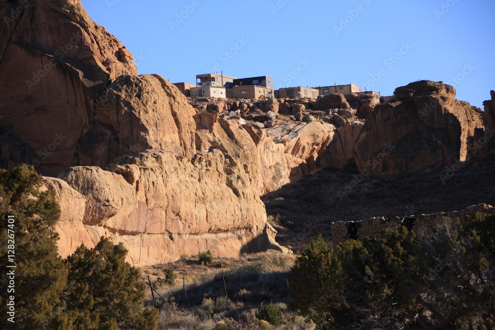 Fototapeta premium pueblo village on top of cliff