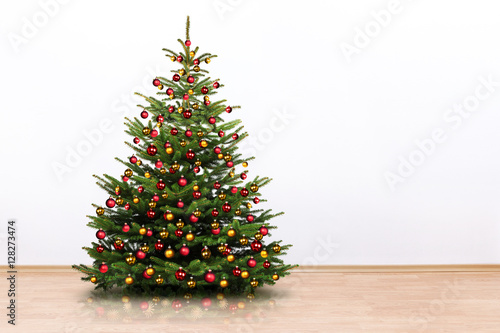 Weihnachtsbaum im Zimmer