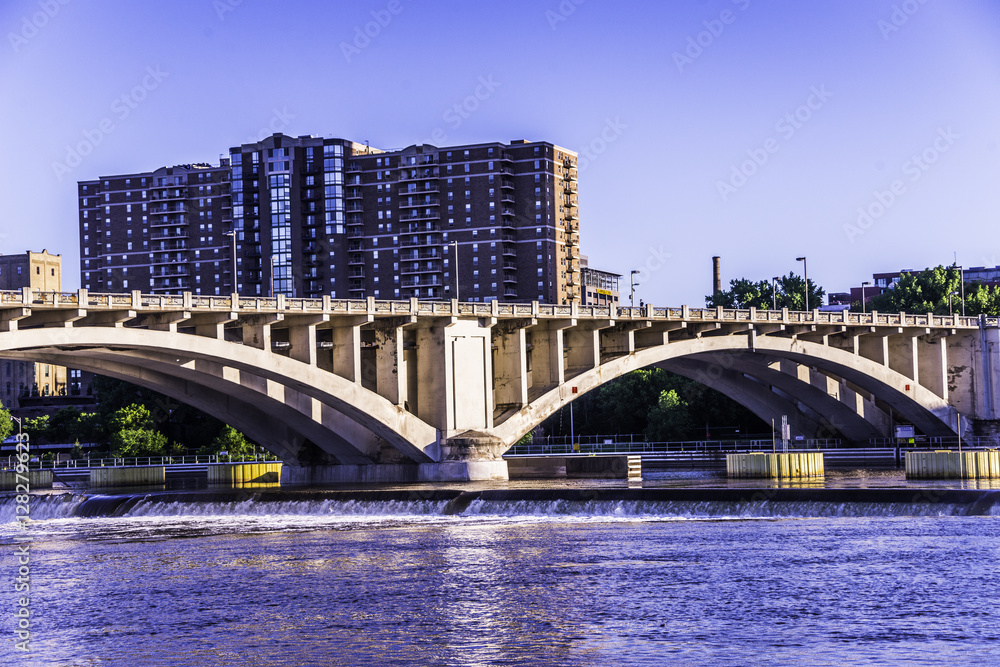 Fototapeta premium 3rd Ave. Bridge in Minneapolis.