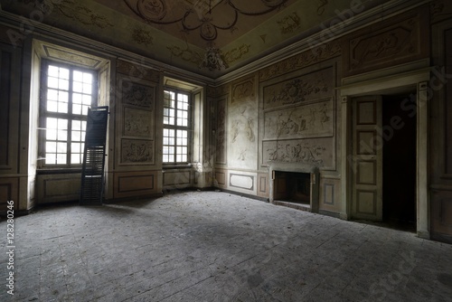 Urbex - ancient abandoned luxury room © marcobarone