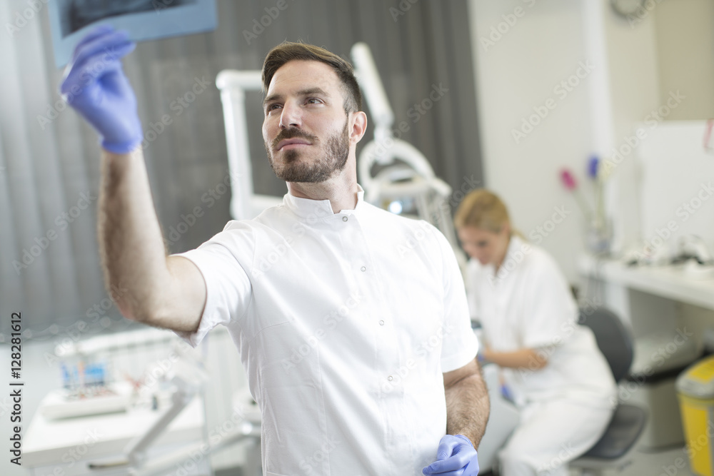 Dentist Dentist
