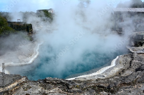 Parekohuru is the largest hot spring in Whakarewarewa thermal village in New Zealand.