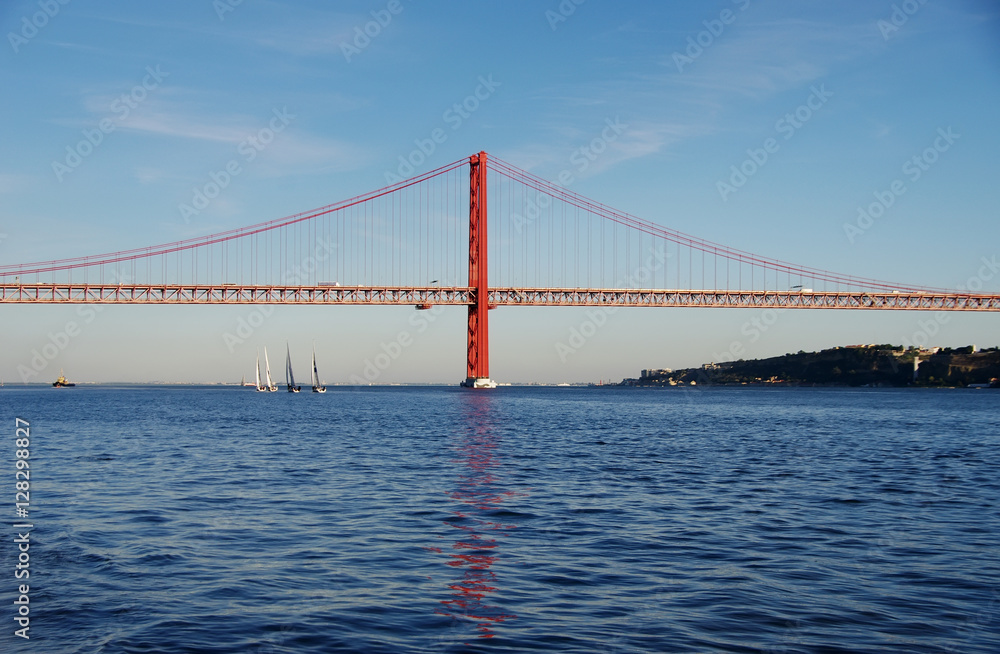 Fototapeta premium Bridge on river Tejo, Lisboa.