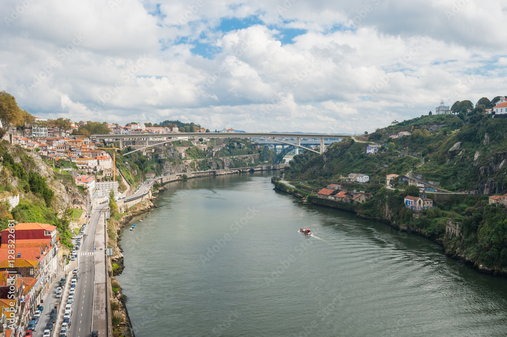 Travel, Portugal, Porto Douro river and bridge / World heritage に指定された地域のDouro river 上流の風景、