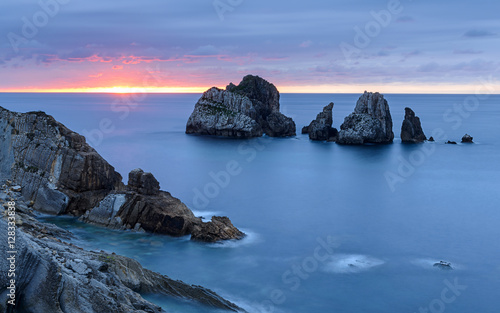 Paisaje de costa en Liencres. Cantabria. Espa  a