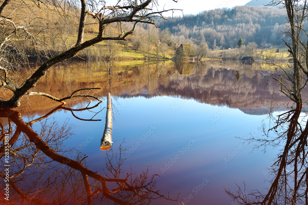 Obraz premium Poisoned lake Transylvania
