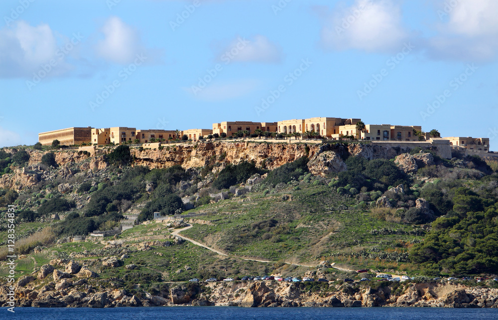Nabrzeże maltańskiej wyspy Gozo w rejonie Mgarr