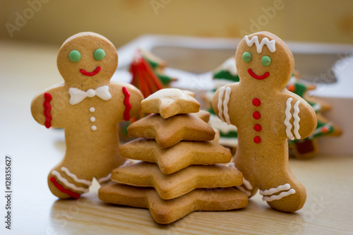 New Year, gingerbread men, christmas tree, stars