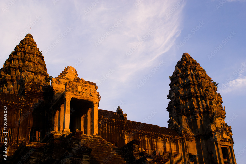 Fototapeta premium Angkor Wat at sunset, Cambodia