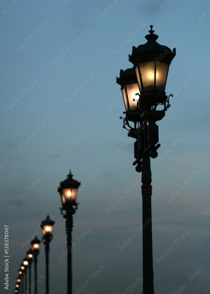 Street lamp