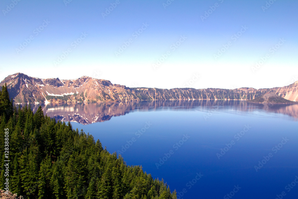 A beautiful and clean horizontal view of the Crater Lake in Oregon, US