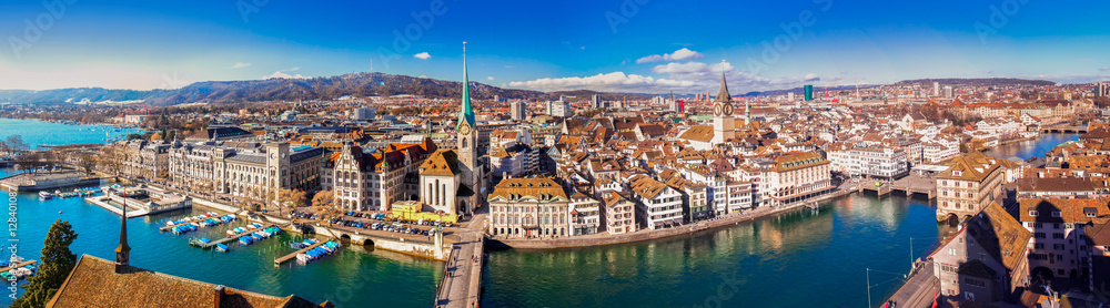 Fototapeta premium Historic Zürich city center with famous Fraumünster Church, Limmat river and Zürich lake, Switzerland