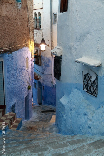 Dusk on a street in Chaouen, Morocco © juanorihuela