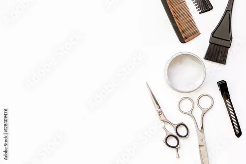 Obraz fryzjer narzędzia na białe tło widok z góry