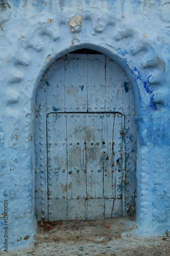 Small door to a house in Morocco © juanorihuela