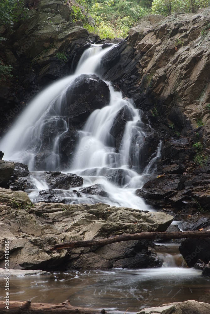 Obraz premium Falling water