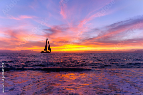  Ocean Sunset Sailboat Silhouette