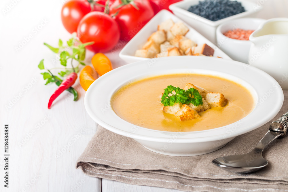 Vegetarian lentil cream soup