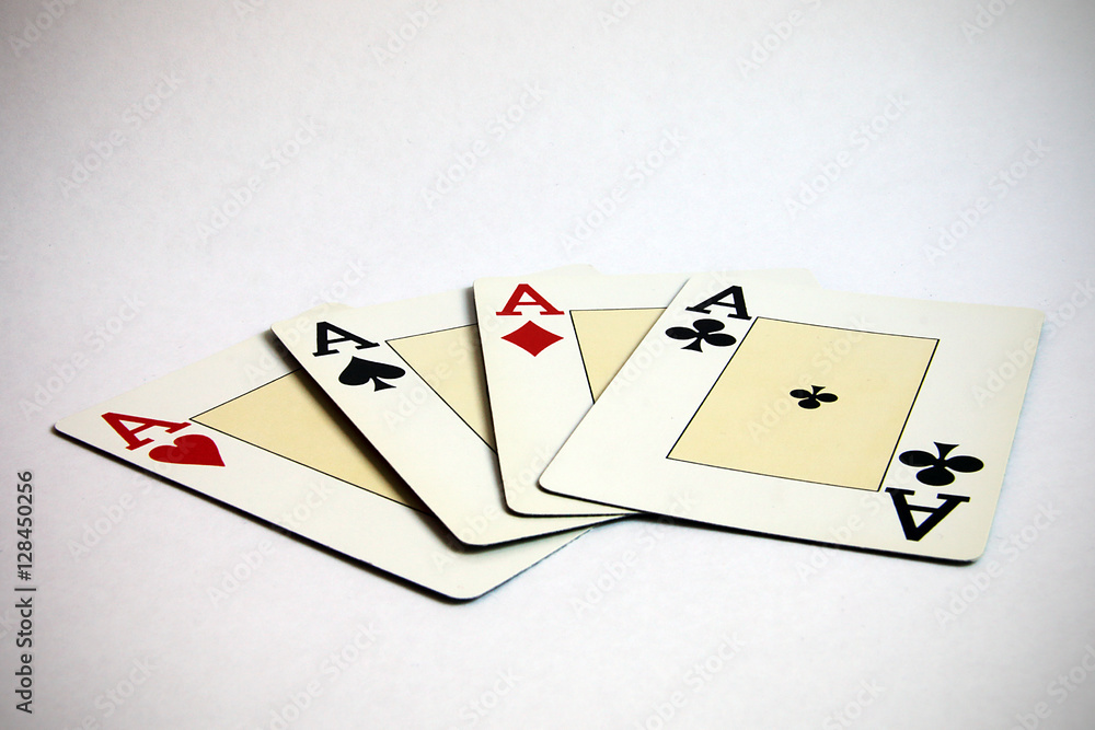 Obraz premium Cartas, Jugada de poker, sobre fondo blanco