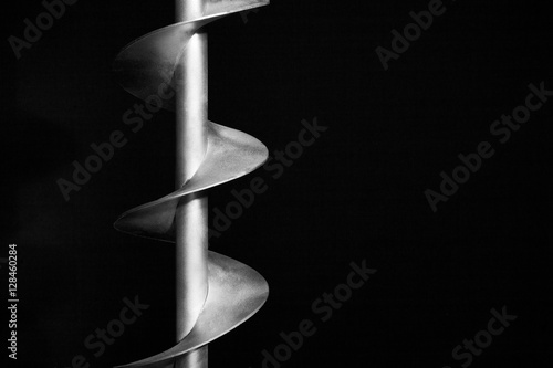 Auger for loading grain